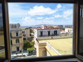 Vesuvio Corner - Spacious and Colorful Apartment in San Giorgio, very close to Napoli, Ideal for Families and Groups, close to Pompeii, Sorrento...